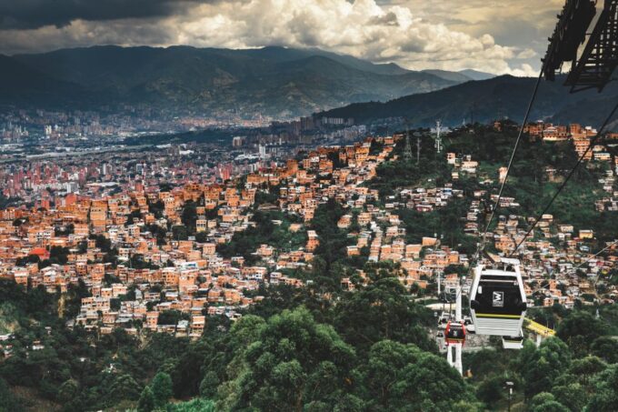 Medellín: Private City Tour With Metrocable and Comuna 13 - Metrocable and Parques Del Rio