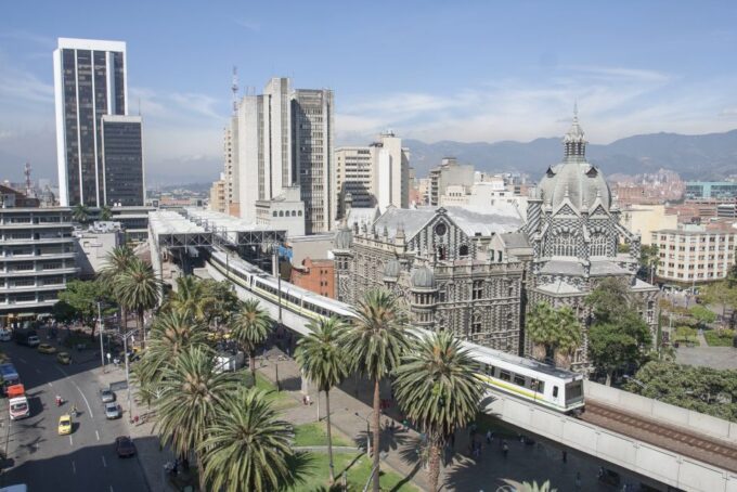 Medellín: Private City Tour With Metrocable and Comuna 13 - Inclusions and Logistics