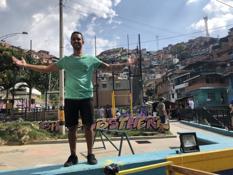 Medellín: Private Comuna 13 Street Art Tour - Tour Highlights and Experience