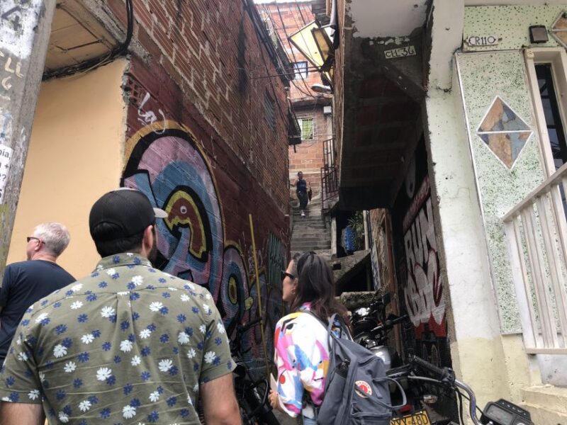 Medellín: Private Comuna 13 Street Art Tour - Guides and Customer Experience