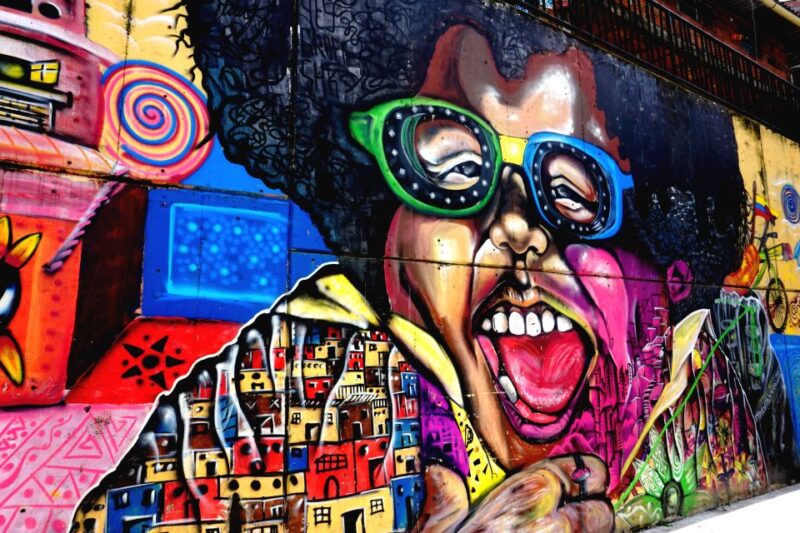 Medellín: Private Comuna 13 Street Art Tour - Tour Highlights and Experience