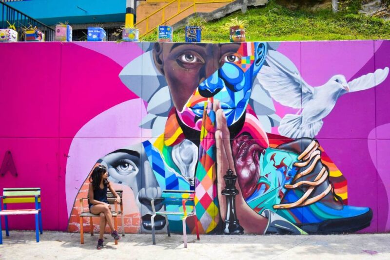 Medellín: Private Comuna 13 Street Art Tour - Itinerary and Activities