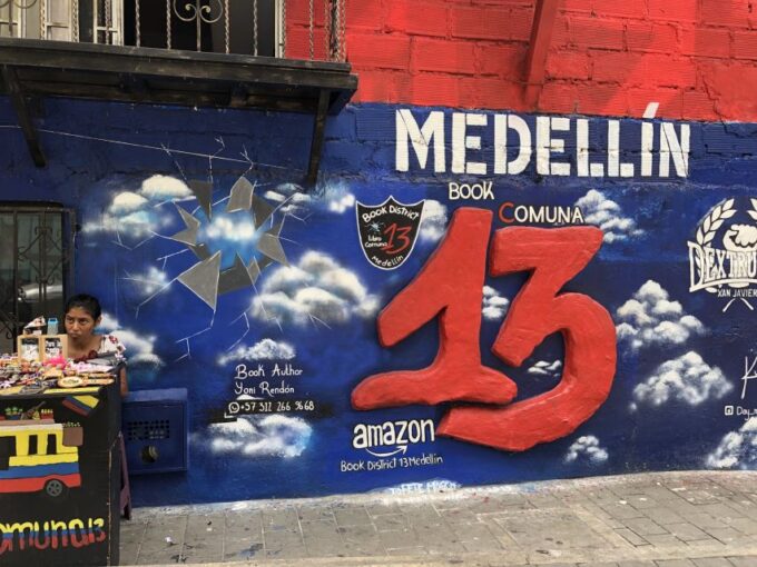 Medellín: Private Comuna 13 Street Art Tour - Panoramic Views and Cable Cars
