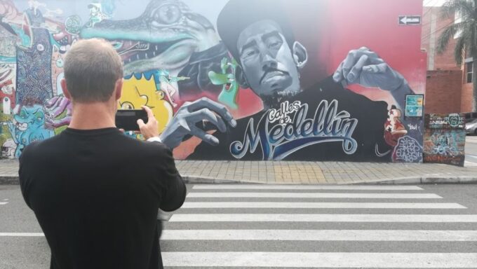 Medellín: Private Comuna 13 Street Art Tour - Important Information and Recommendations