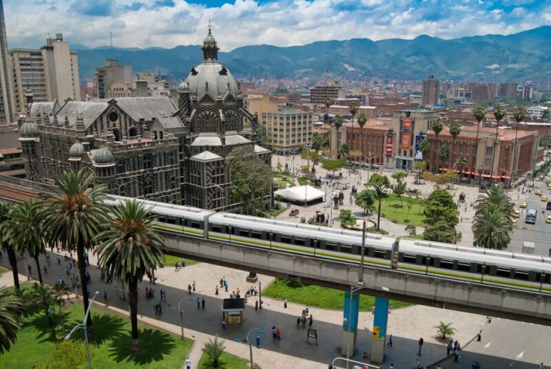 Medellin: Private Downtown Walking Tour and Coffee Tasting - Key Points