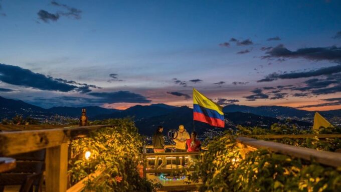 MEDELLÍN: PRIVATE FOOD TOUR WITH THE BEST VIEWPOINTS! - Cultural Insights