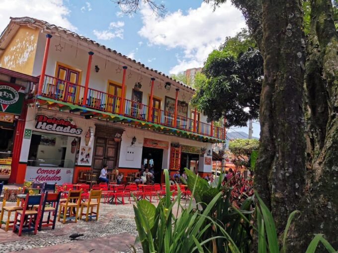 MEDELLÍN: PRIVATE FOOD TOUR WITH THE BEST VIEWPOINTS! - Customer Feedback