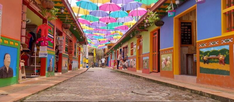 Medellín: Private Guatapé Tour With Breakfast, Lunch & Cruise - Itinerary Highlights