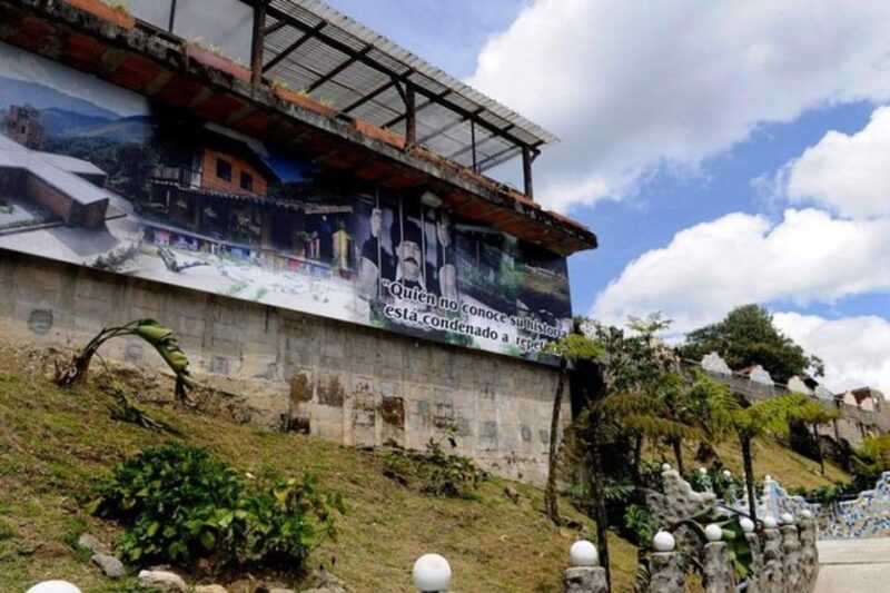 Medellin: Private Pablo Escobar History Tour - Transformation of Medellin