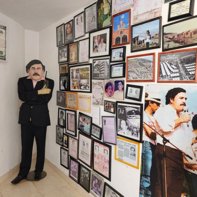 Medellín: Private Pablo Escobar Tour With Transportation - Tour Highlights