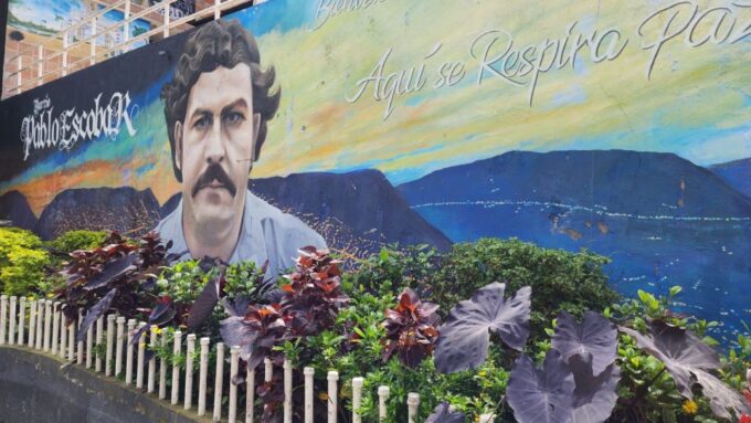 Medellín: Private Pablo Escobar Tour With Transportation - Tour Duration