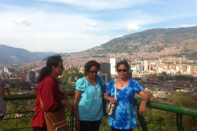 Medellin Pub Crawl Including Food and City Tour - Itinerary Highlights
