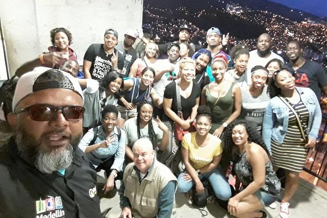 Medellin Pub Crawl Including Food and City Tour - Dining and Beverages