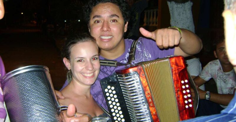 Medellín Pub Crawl Tour With Drinks - Inclusions