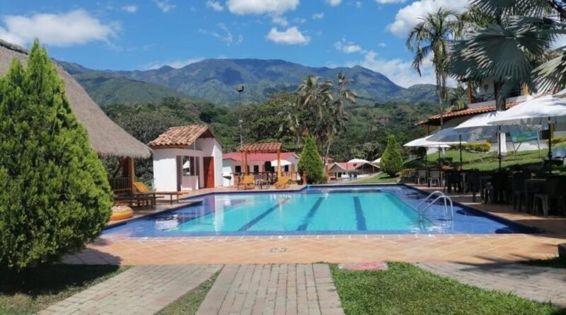 MEDELLIN: SAN JERONIMO + POOL TOUR: LAS MARGARITAS - Key Points