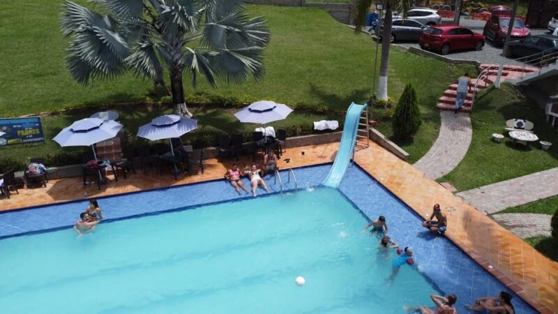 MEDELLIN: SAN JERONIMO + POOL TOUR: LAS MARGARITAS - Amenities and Activities