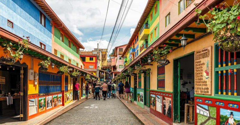 Medellin to Guatape and Back (4 Hours in Guatape) Private T - Booking Details