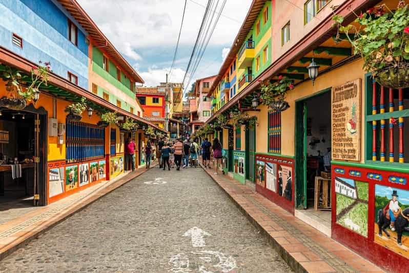 Medellin to Guatape and Back (4 Hours in Guatape) Private T - Transportation Highlights