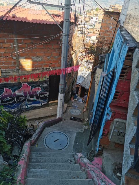 Medellin: Tour Comuna 13 Beyond the History and Graffiti - Itinerary Details
