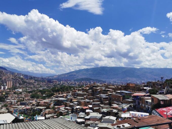 Medellin: Tour Comuna 13 Beyond the History and Graffiti - Pricing and Booking Information