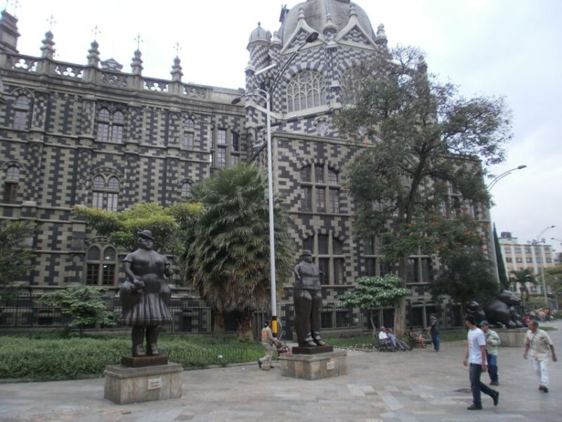 Medellín: Walking Tour With Cable Car and Botero Plaza - Customer Feedback