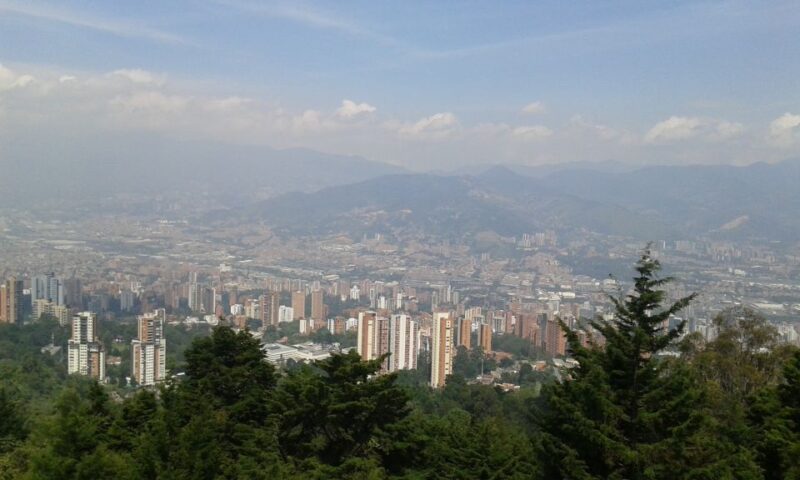 Medellín: Walking Tour With Cable Car and Botero Plaza - Booking and Reservation