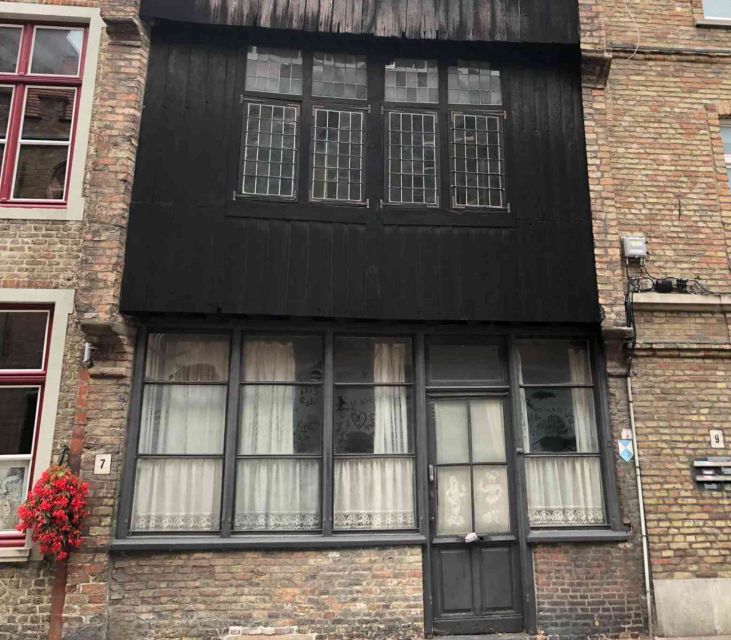 Medieval Bruges: A Self-Guided Audio Tour - Audio Guide Features