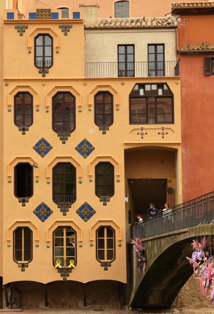 Medieval Castles and Girona City Exclusive Trip With Lunch - Tour Language Options