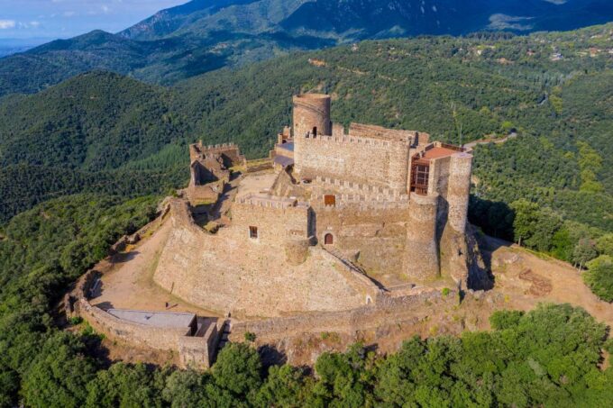 Medieval Castles and Girona City Exclusive Trip With Lunch - Detailed Itinerary