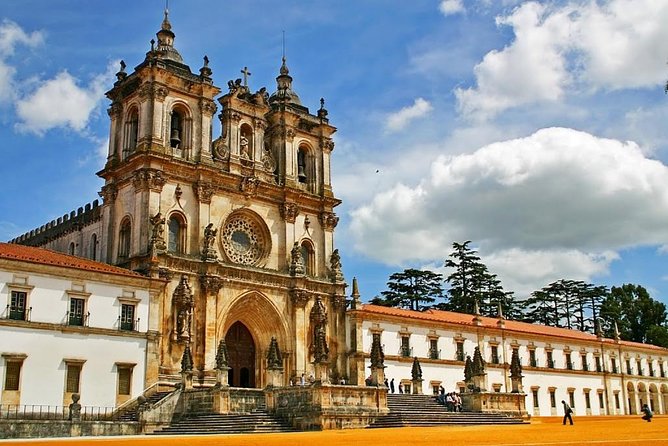 Medieval Knights Templar and Alcobaça Private Day Trip From Lisbon - Return to Lisbon