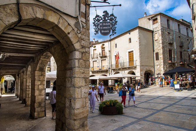 Medieval Three Villages Small Group Day Trip From Barcelona - Tavertets Sandstone Cliffs