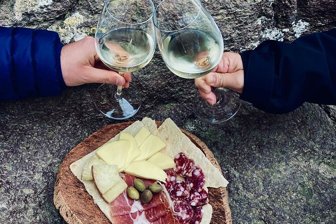 Medieval Village Walking Tour With Aperitif in Castelsardo - Aperitif and Refreshments