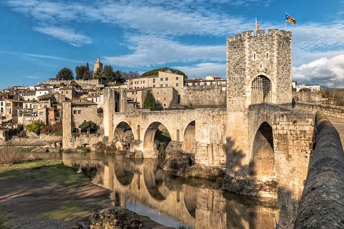 Medieval Villages & La Garrotxa Volcanic Zone Hiking. Small Group Tour - Visiting the Medieval Town of Besalú