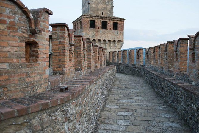 Medieval Villages Tour & Cremona Stradivaris Town, From Milan - Exploring Medieval Villages