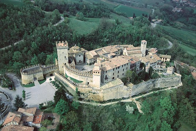 Medieval Villages Tour & Cremona Stradivaris Town, From Milan - Discovering Cremona and Stradivaris