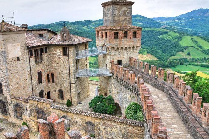 Medieval Villages Tour & Cremona Stradivaris Town, From Milan - Sampling Local Specialties