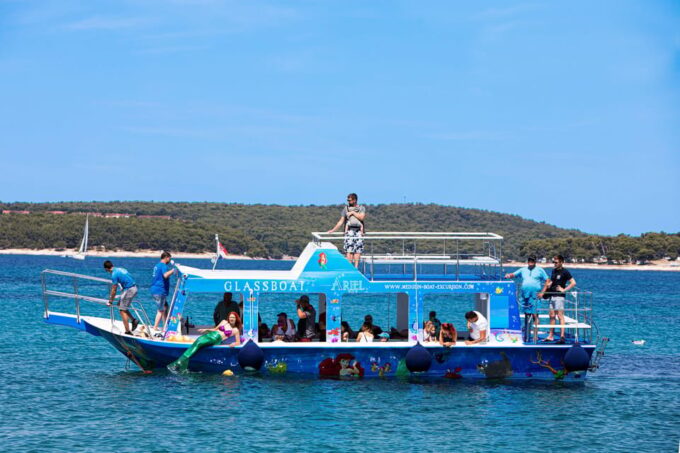 Medulin: Glass Boat Tour Experience to Kamenjak With Mermaid - Mermaid Encounter and Sightseeing