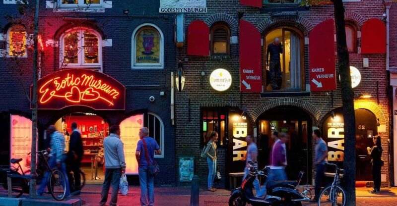 Meet All Popular Attractions in Amsterdam - Key Points