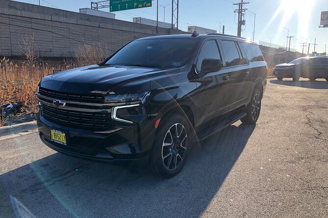 Meet and Greet Private SUV Transfer From ORD to Downtown Chicago - Chicago Scenery En Route