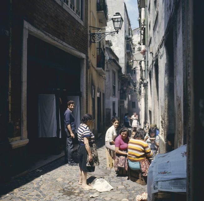Meet Old Lisbon With a Fado Tour Guide - Exploring the Bairro of Alfama