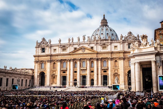 Meet Pope Francis at St Peter Square Vatican City - Tour Inclusions and Specifications