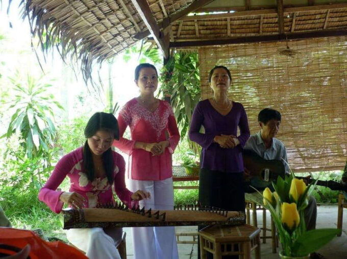 Mekong Delta Day Trip From Saigon - Visiting Vinh Trang Pagoda