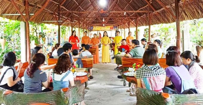 Mekong Delta One Day Tour - Traditional Folk Music and Pagoda