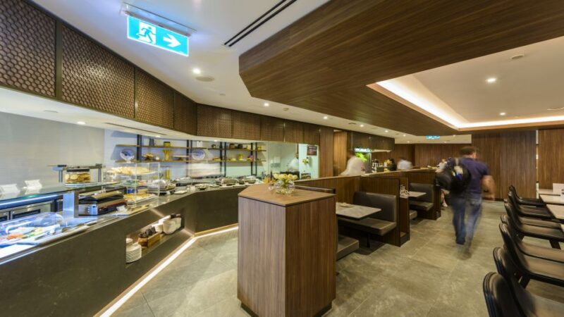 Melbourne Airport: Premium Lounge Entry (T2 Departures) - Facilities and Amenities