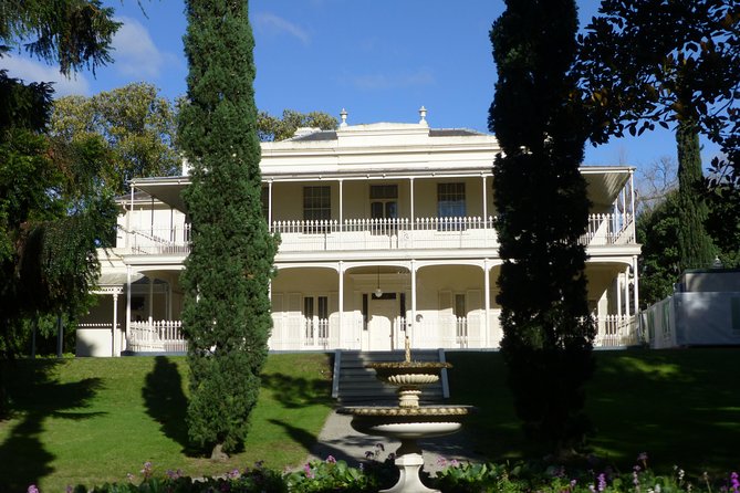 Melbourne City Tour: Lifestyle of the Rich and Famous - Meeting and Pickup