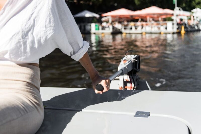 Melbourne: Electric Picnic Boat Rental on the Yarra River - Key Points