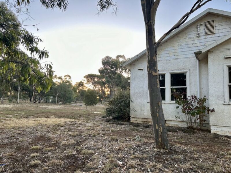 Melbourne: Eynesbury Homestead Dinner & Ghost Tour - Key Points