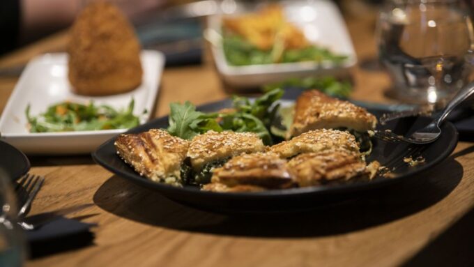 Melbourne: Guided Walking and Foodie Tour - Exploring Immigration Museum