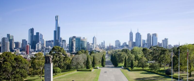 Melbourne Magic: City Discovery and Penguin Parade Tour - Exploring Melbourne City