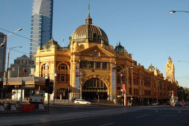 Melbourne Magic: City Discovery and Penguin Parade Tour - Landmarks and Highlights